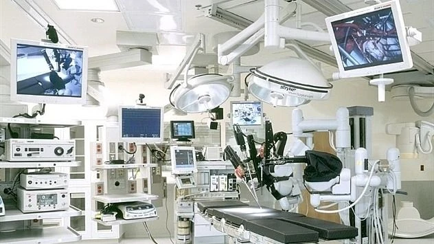 Gia hạn giấy phép nhập khẩu trang thiết bị y tế đến 30-6-2025