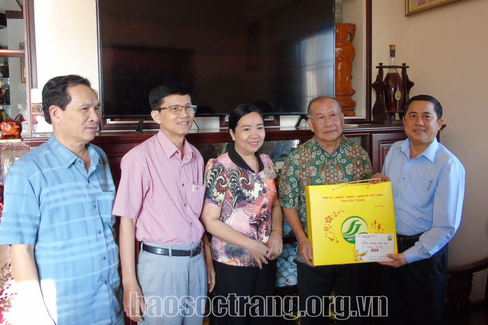 Đoàn cán bộ tỉnh thăm, chúc Tết tại huyện Kế Sách và thành phố Sóc Trăng