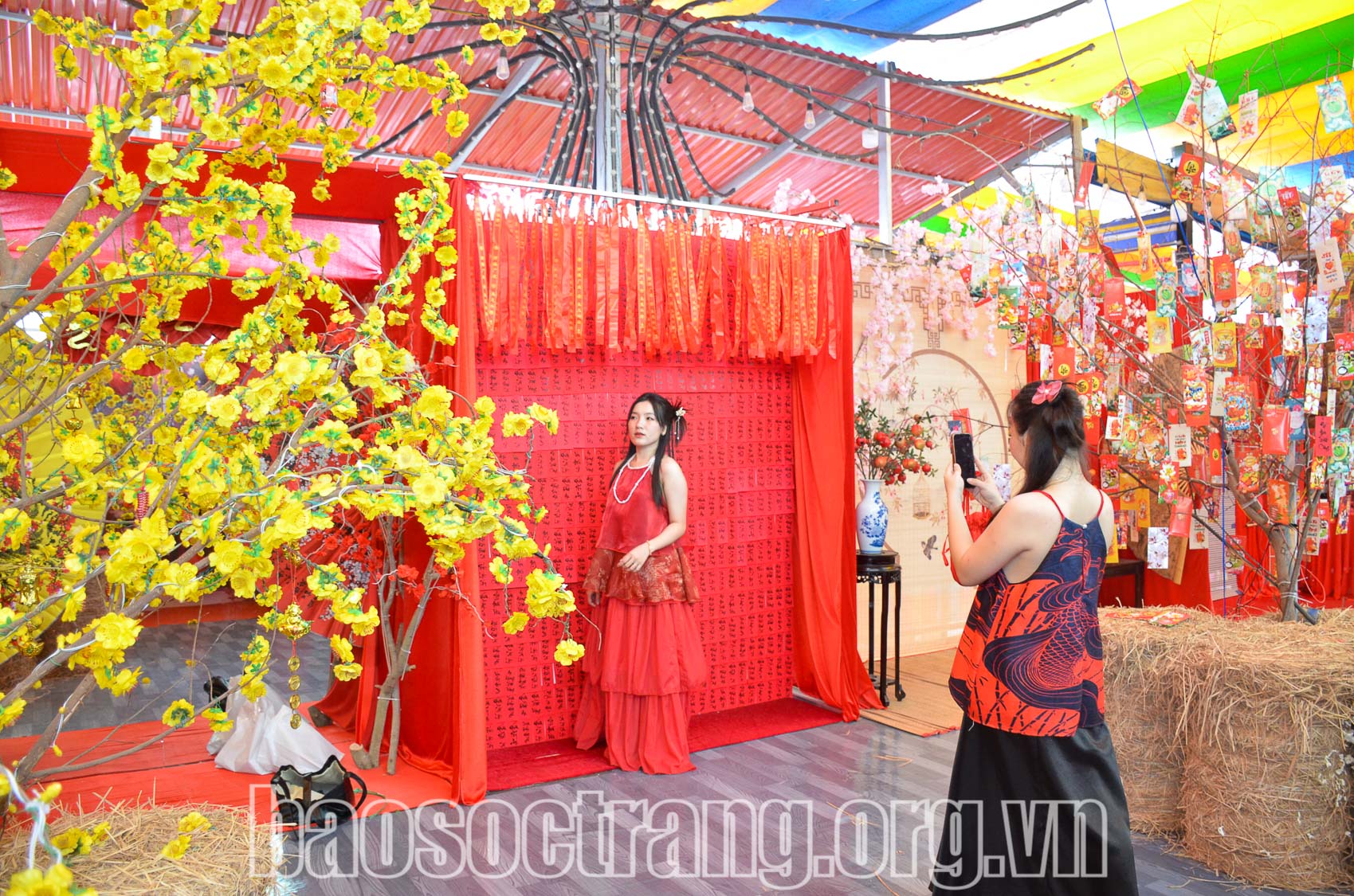 Nhiều hàng quán tại Sóc Trăng hoạt động xuyên Tết