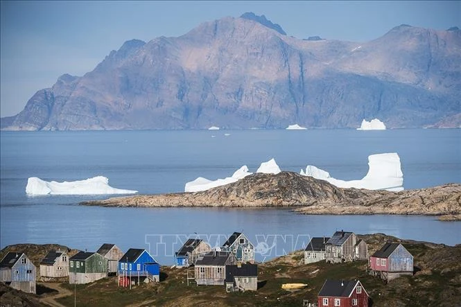 Quang cảnh thị trấn Kulusuk thuộc đảo Greenland, Đan Mạch. Ảnh: Getty Images/TTXVN