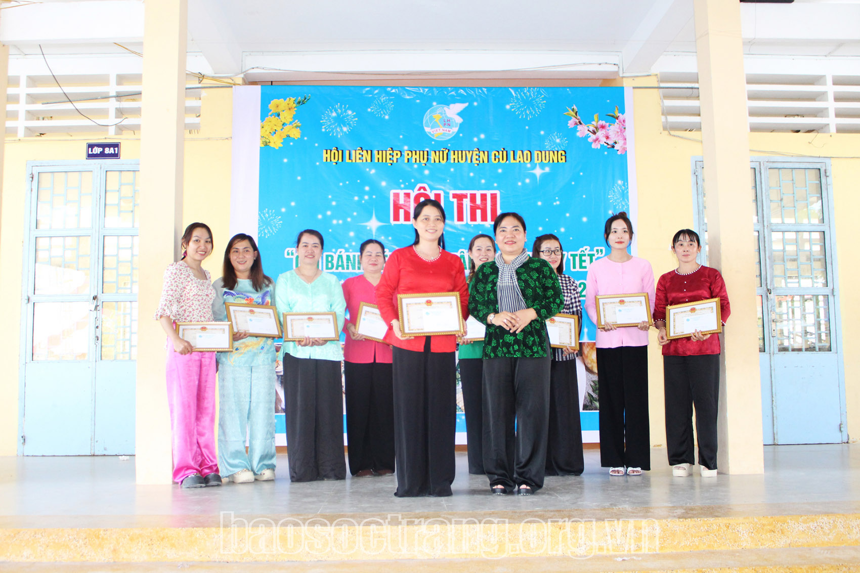 Sôi nổi hội thi mâm cơm ngày Tết và gói bánh tét