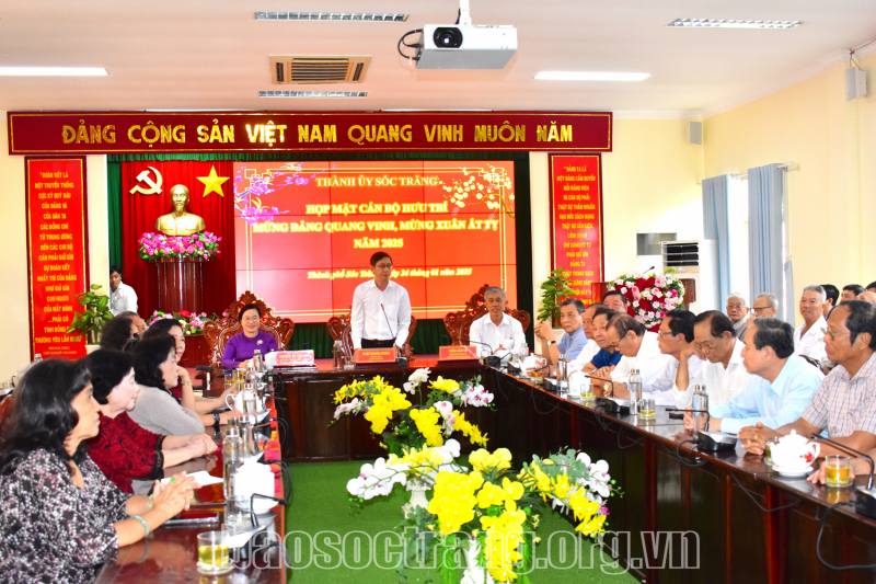 Thành ủy Sóc Trăng họp mặt cán bộ hưu trí xuân Ất Tỵ năm 2025