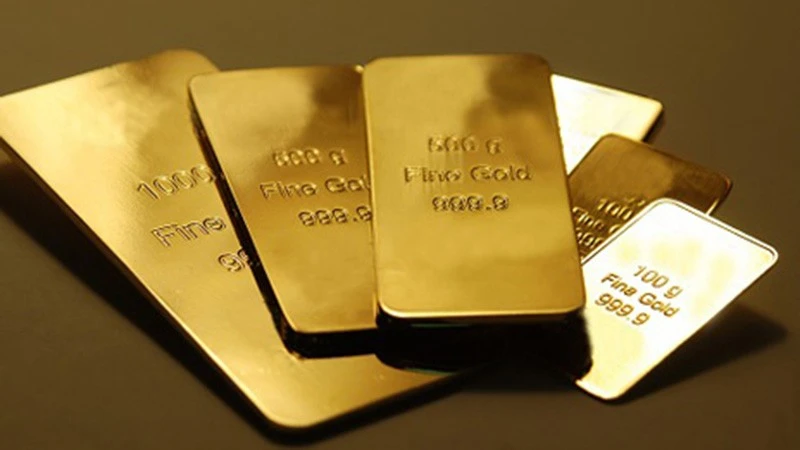 Giá vàng ngày 25/7: Vàng nhẫn giảm trong bối cảnh vàng thế giới mất mốc 2.400 USD/ounce
