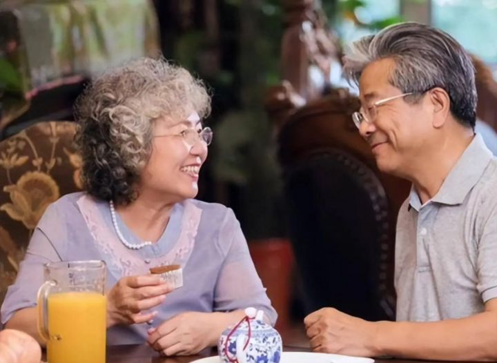 Nguyên tắc '3 nhiều 4 ít' giúp bạn khoẻ mạnh khi bước qua tuổi 50