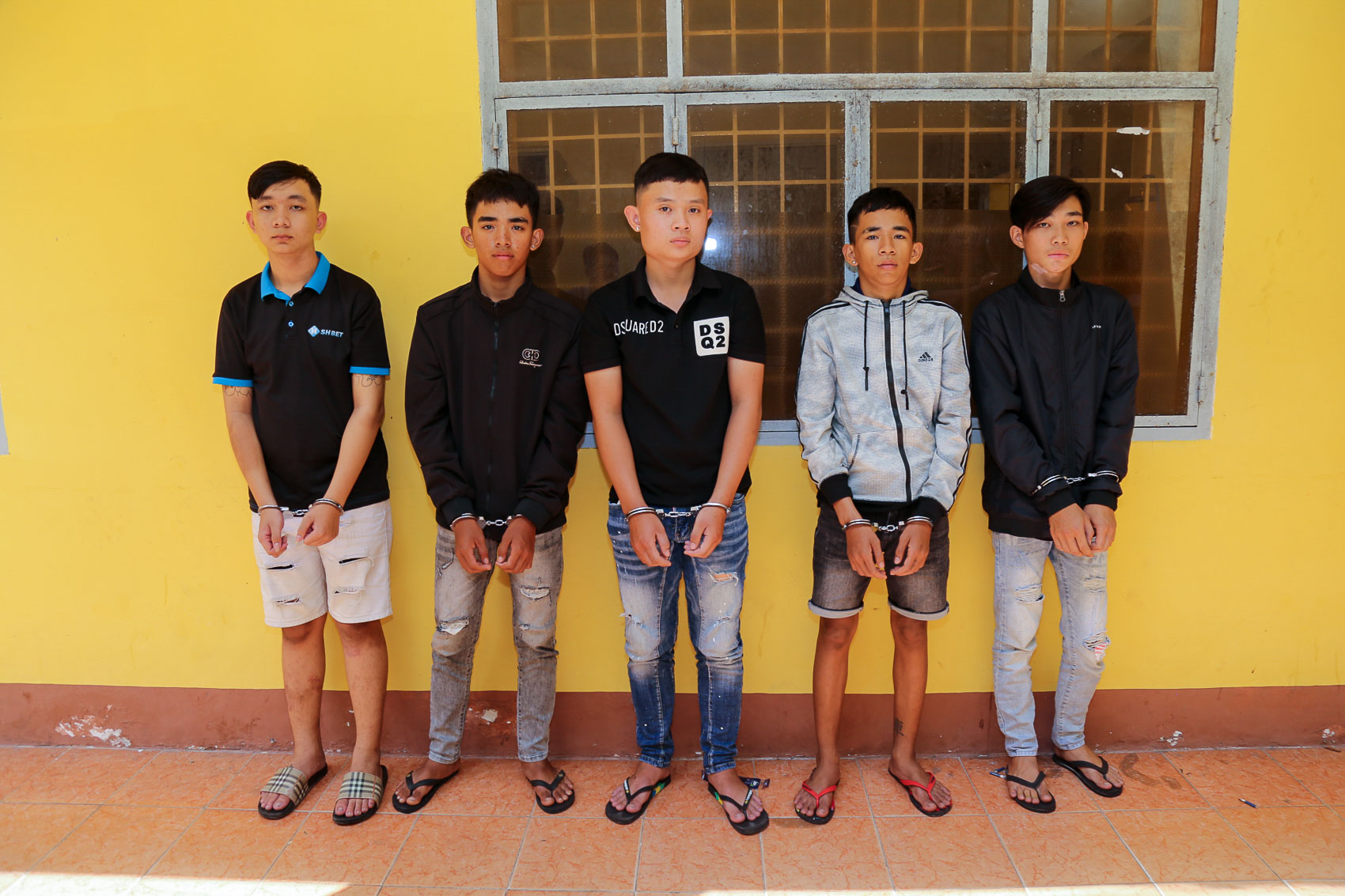 Bắt giữ 5 đối tượng gây ra hàng chục vụ cướp tài sản