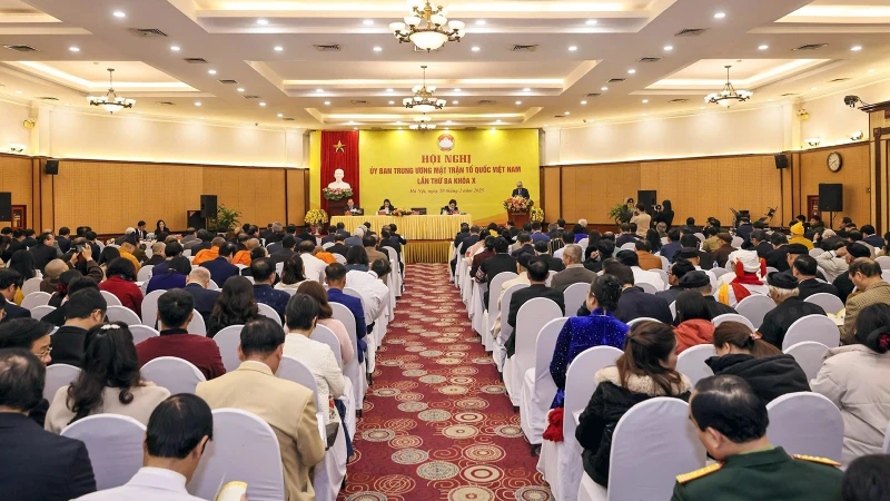 Khai mạc Hội nghị Ủy ban Trung ương Mặt trận Tổ quốc Việt Nam lần thứ ba khóa X