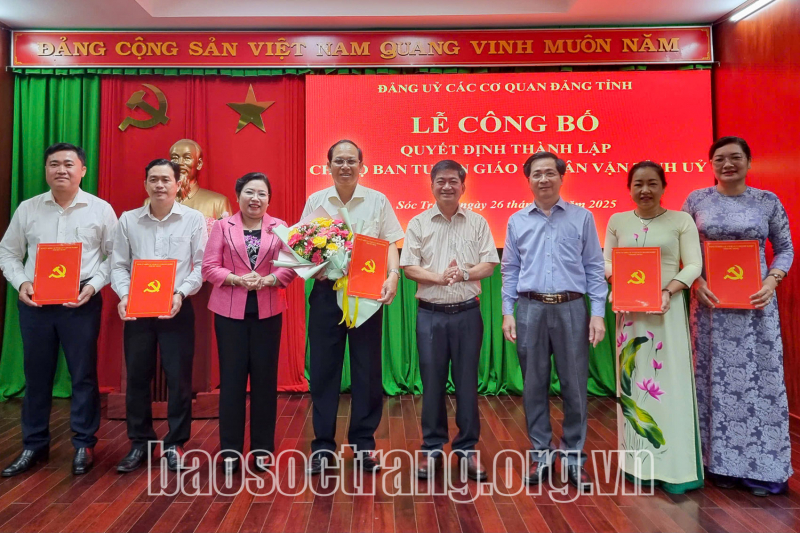 Công bố quyết định thành lập Chi bộ Ban Tuyên giáo và Dân vận Tỉnh ủy