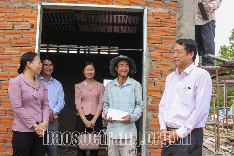 Thị xã Ngã Năm đã hoàn thành 219 căn nhà ở cho hộ có hoàn cảnh khó khăn