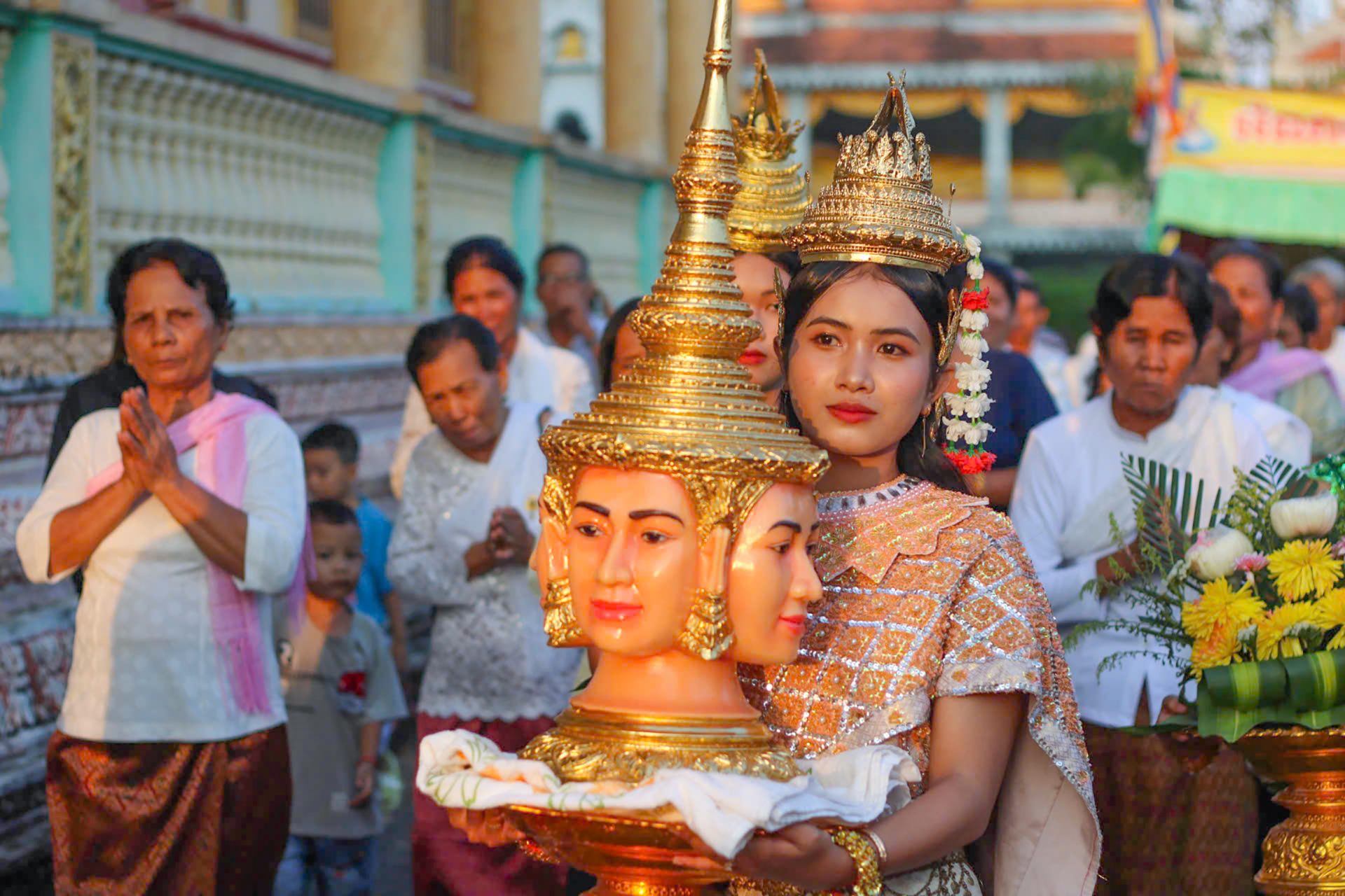 លក្ខណៈវប្បធម៌នៃពិធីបុណ្យចូលឆ្នាំថ្មីរបស់ជនរួមជាតិខ្មែរ