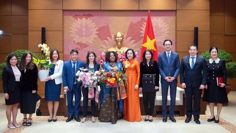 Tăng cường hợp tác quốc tế trong nâng cao vai trò phụ nữ và bảo vệ trẻ em