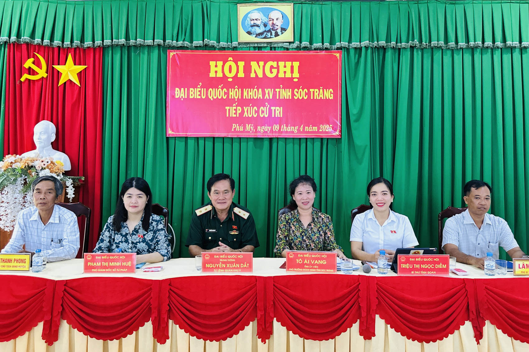 Đoàn đại biểu Quốc hội tỉnh Sóc Trăng tiếp xúc cử tri xã Phú Mỹ