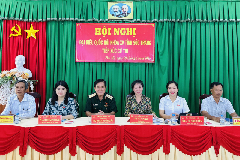 Đoàn đại biểu Quốc hội tỉnh Sóc Trăng tiếp xúc cử tri xã Phú Mỹ