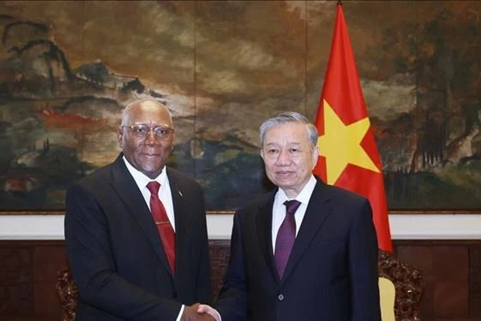 Tổng Bí thư Tô Lâm hội kiến Ủy viên Bộ Chính trị, Phó Chủ tịch nước Cuba Salvador Valdes Mesa