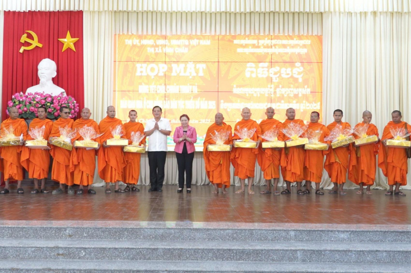 Vĩnh Châu họp mặt Tết cổ truyền Chôl Chnăm Thmây năm 2025