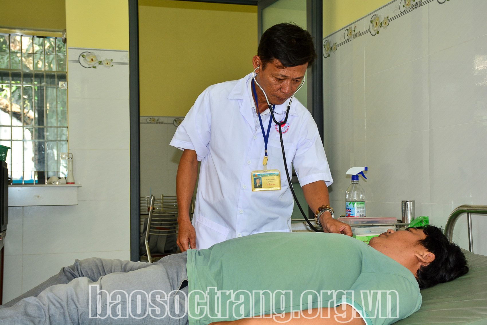 Hành trình từ cậu bé chống chọi bệnh sốt rét đến "Thầy thuốc ưu tú"