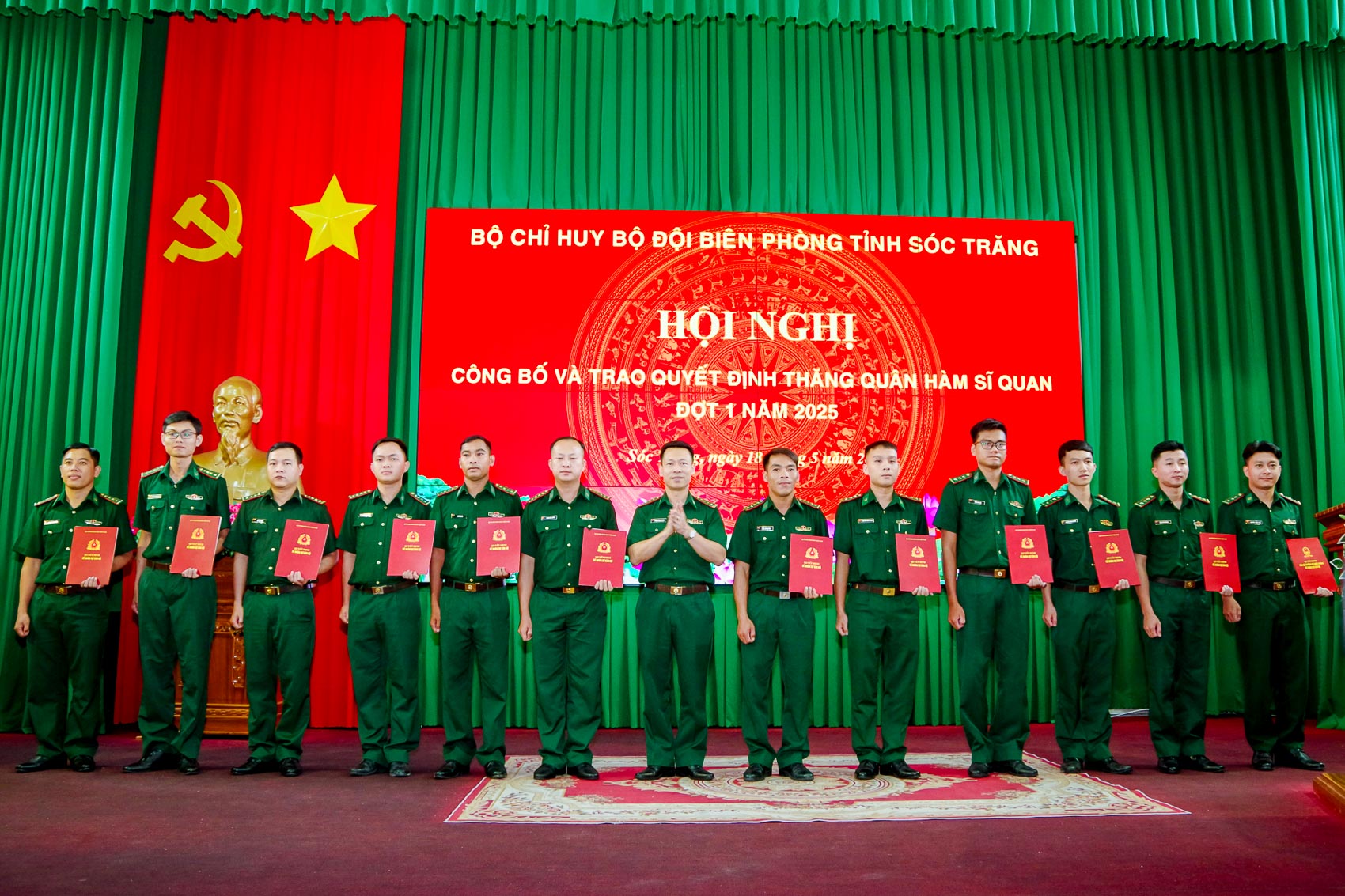 Bộ đội Biên phòng Sóc Trăng trao quyết định thăng quân hàm sĩ quan đợt 1 năm 2025