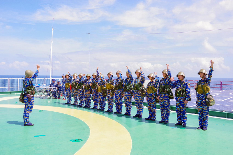 Chủ tịch Hồ Chí Minh với Hải quân nhân dân Việt Nam