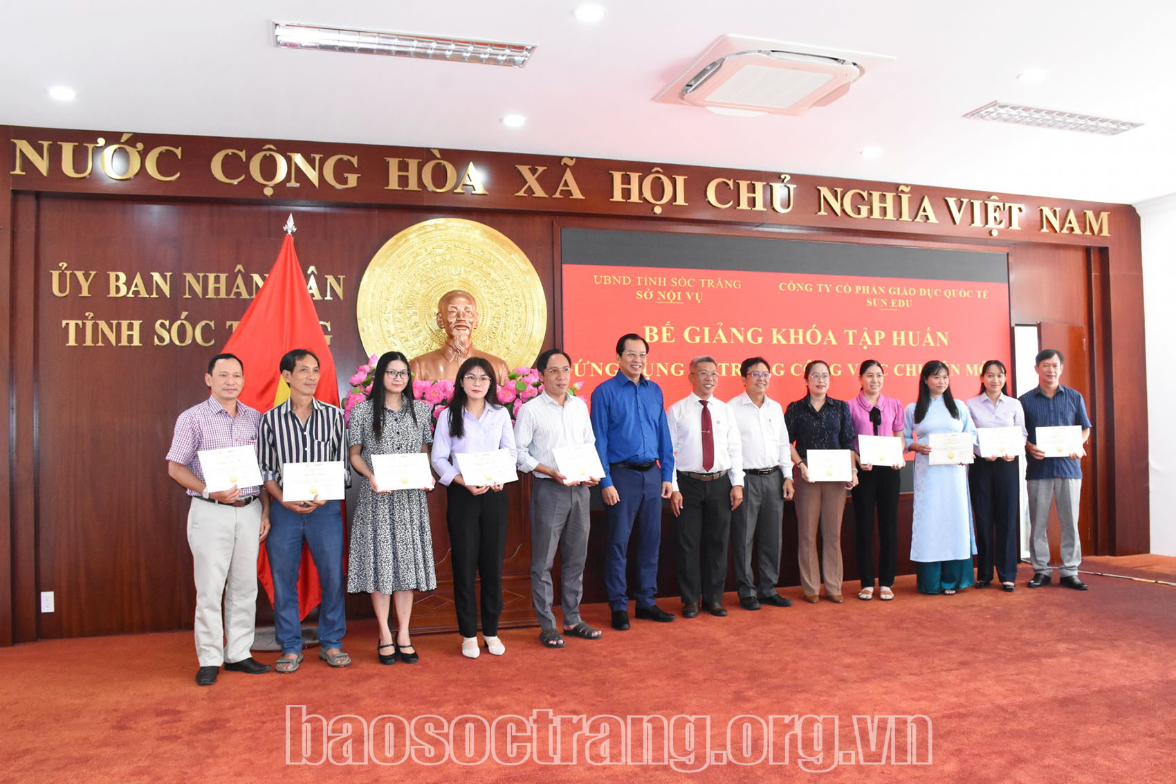 Bế giảng khóa tập huấn ứng dụng AI trong công việc chuyên môn