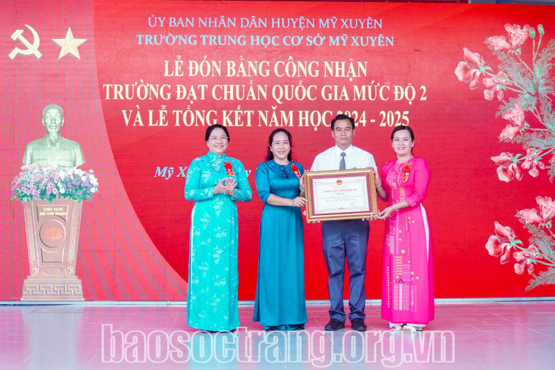 Trường THCS đầu tiên của tỉnh đạt chuẩn Quốc gia mức độ 2