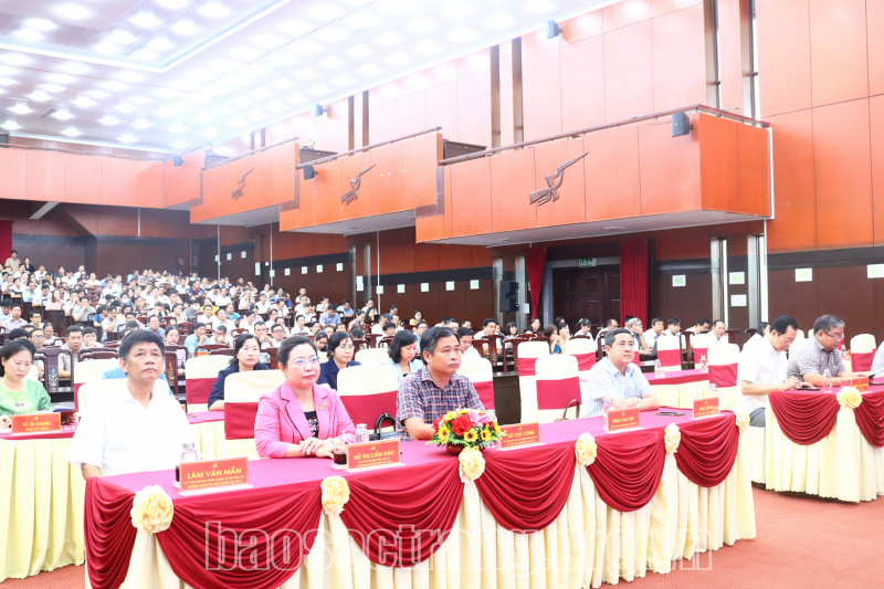 Phải xem trí tuệ nhân tạo như người đồng hành để thay đổi hoạt động, thay đổi năng lực, kỹ năng