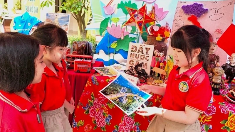 Lộ trình hiện thực hóa mục tiêu song ngữ trong trường học