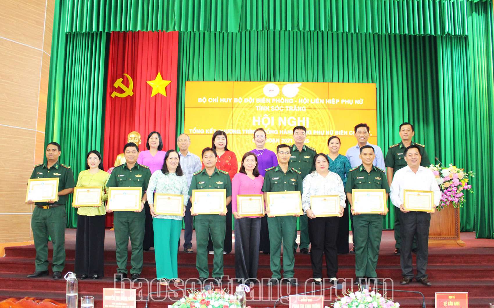 Phụ nữ Sóc Trăng tích cực tham gia xây dựng và bảo vệ chủ quyền lãnh thổ, an ninh biên giới, biển, đảo