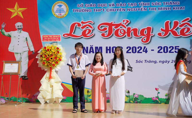 Trường Trung học phổ thông Chuyên Nguyễn Thị Minh Khai tổng kết năm học 2024 - 2025