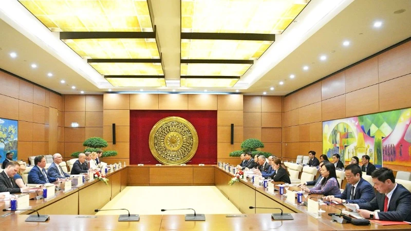 Phó Chủ tịch Quốc hội Trần Quang Phương tiếp Đoàn Nghị sĩ lưỡng đảng Hạ viện Hoa Kỳ