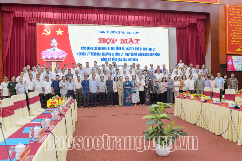 Ban Thường vụ Tỉnh ủy Sóc Trăng tổ chức họp mặt nguyên lãnh đạo chủ chốt cấp tỉnh qua các nhiệm kỳ trước khi sáp nhập tỉnh