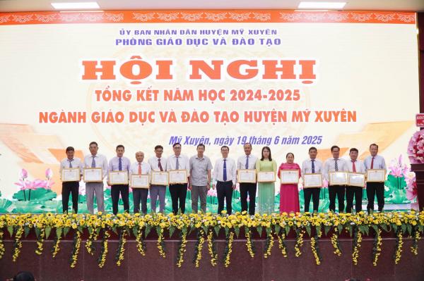 Huyện Mỹ Xuyên tổng kết năm học 2024 - 2025
