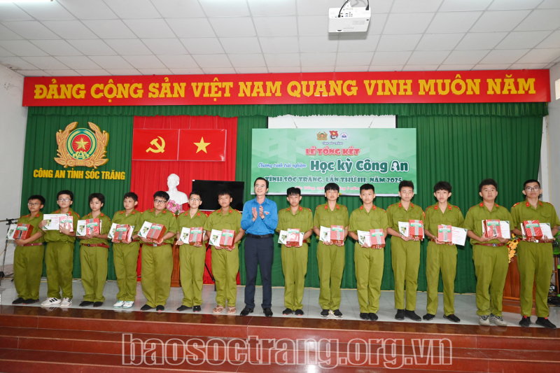 Tổng kết chương trình trải nghiệm Học kỳ công an tỉnh Sóc Trăng lần thứ III năm 2025