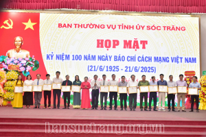Phát huy vai trò của Báo và Đài Phát thanh Truyền hình Sóc Trăng trong việc đấu tranh phòng, chống “tự diễn biến”, “tự chuyển hóa” trong tư tưởng cán bộ, đảng viên và nhân dân hiện nay