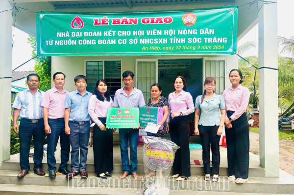 Công đoàn cơ sở Ngân hàng Chính sách xã hội tỉnh Sóc Trăng: Hỗ trợ xây dựng nhà đại đoàn kết ở huyện Châu Thành