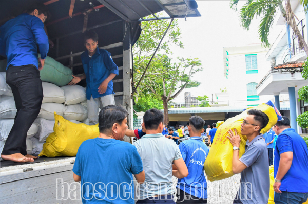 Ủy ban Mặt trận Tổ quốc Việt Nam tỉnh Sóc Trăng: Xuất hành khoảng 30 tấn hàng hóa hỗ trợ đồng bào các tỉnh phía Bắc ảnh hưởng bão số 3