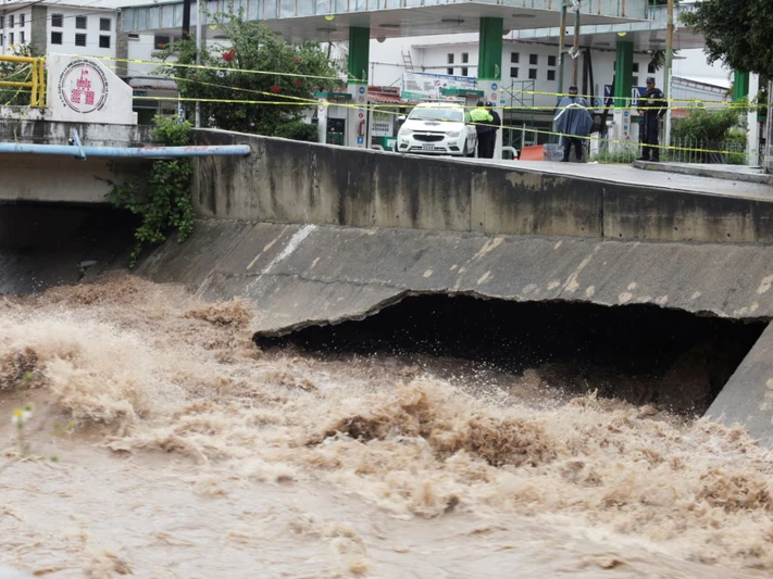 Ít nhất 22 người tử vong sau khi bão John tàn phá Mexico