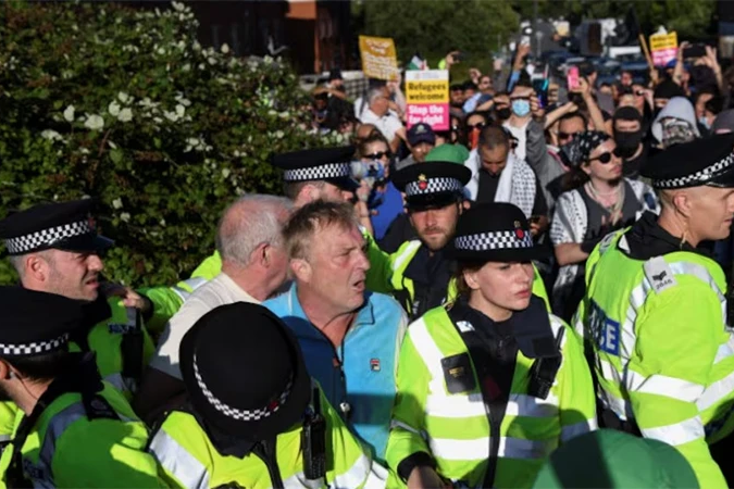 Biểu tình chống phân biệt chủng tộc trên toàn nước Anh