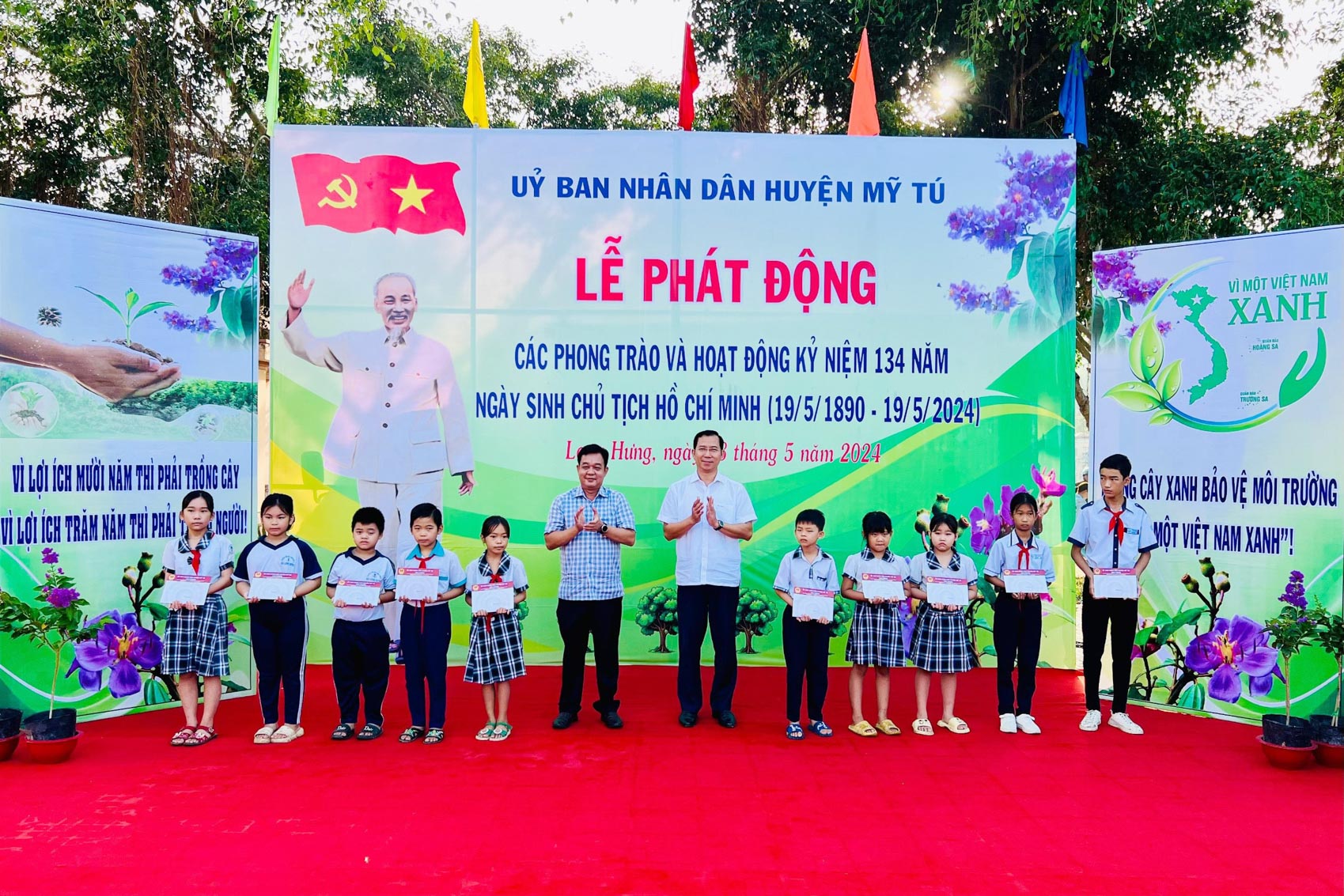 Tổ chức Lễ phát động các phong trào và hoạt động kỷ niệm 134 năm ngày sinh Chủ tịch Hồ Chí Minh