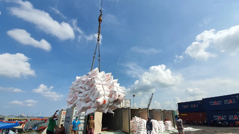 Giá gạo xuất khẩu có xu hướng giảm do nguồn cung tăng