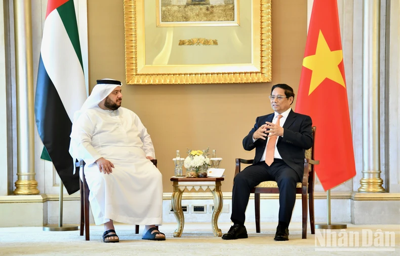 Thủ tướng Chính phủ Phạm Minh Chính tiếp Bộ trưởng Đầu tư UAE Mohammed Bin Hassan Al Suwaidi (Ảnh: Thanh Giang).