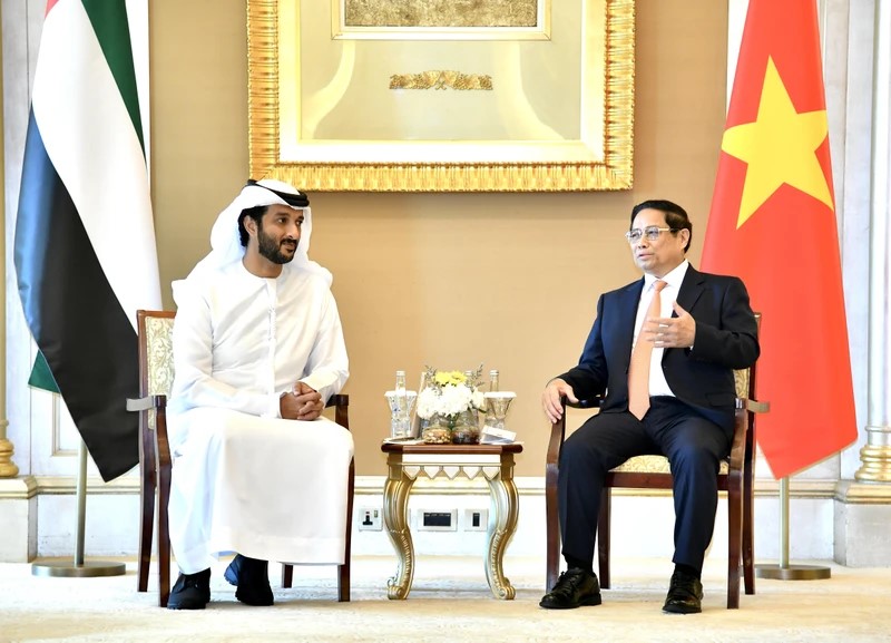 Thủ tướng Phạm Minh Chính tiếp Bộ trưởng Kinh tế UAE Abdulla Bin Touq Al Marri. (Ảnh: Thanh Giang)