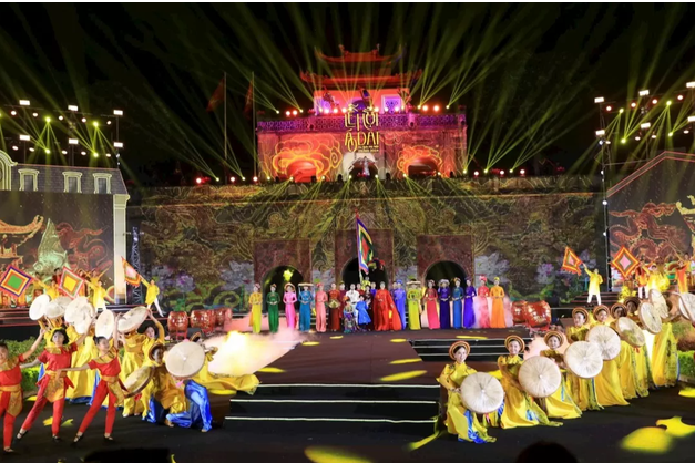 Khai mạc Lễ hội Áo dài Du lịch Hà Nội năm 2024: Tôn vinh tinh hoa áo dài Việt