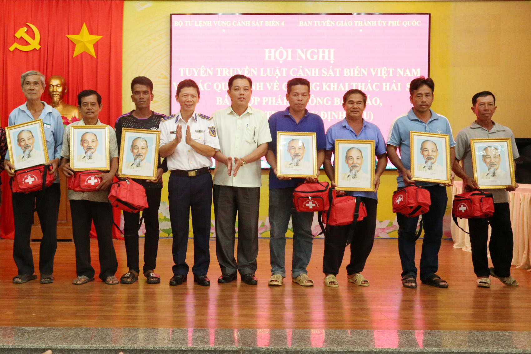 Bộ Tư lệnh Vùng Cảnh sát biển 4: Nâng cao nhận thức pháp luật cho nhân dân xã Gành Dầu, thành phố Phú Quốc