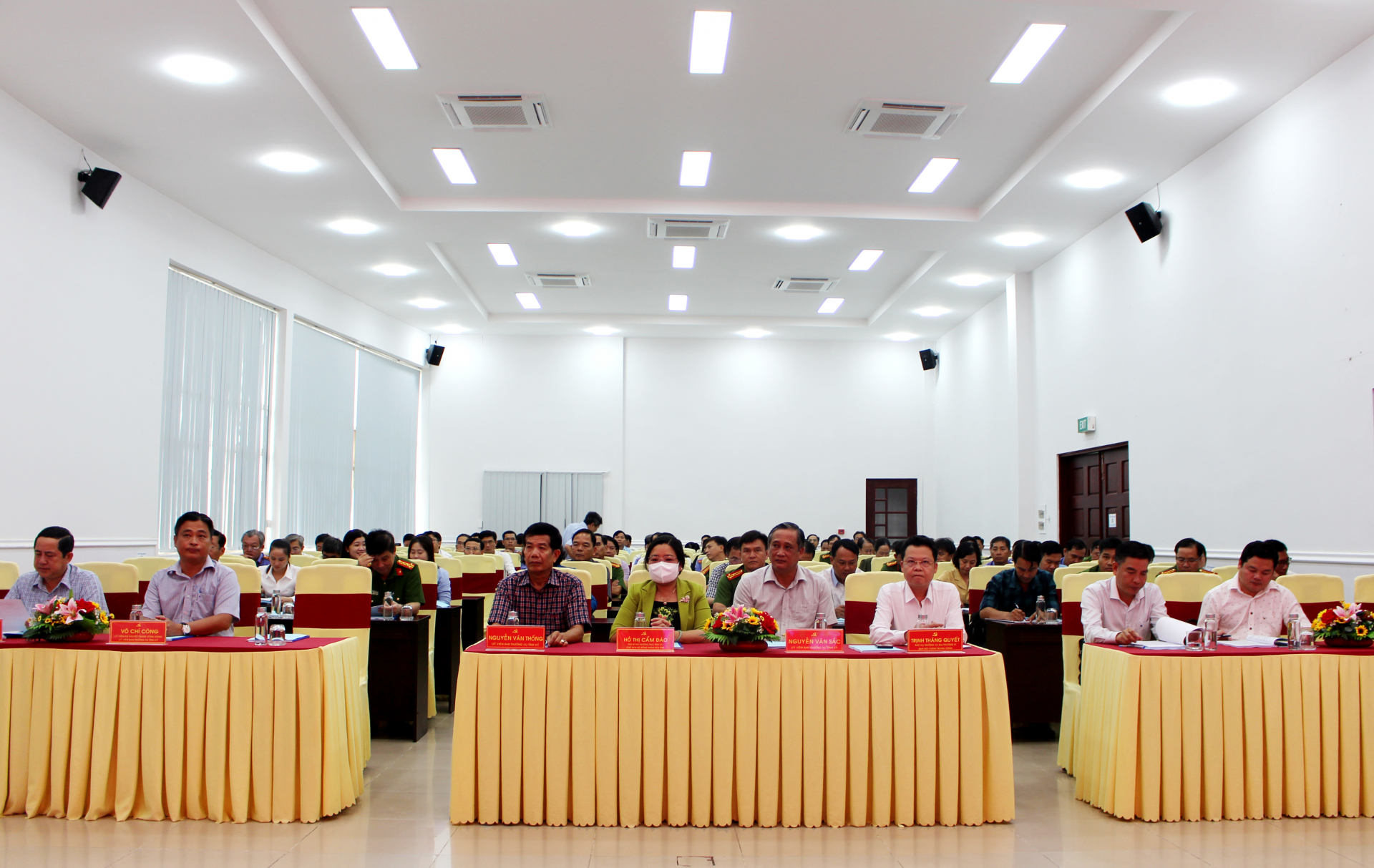 Bồi dưỡng, cập nhật kiến thức về công tác phòng, chống tham nhũng, tiêu cực