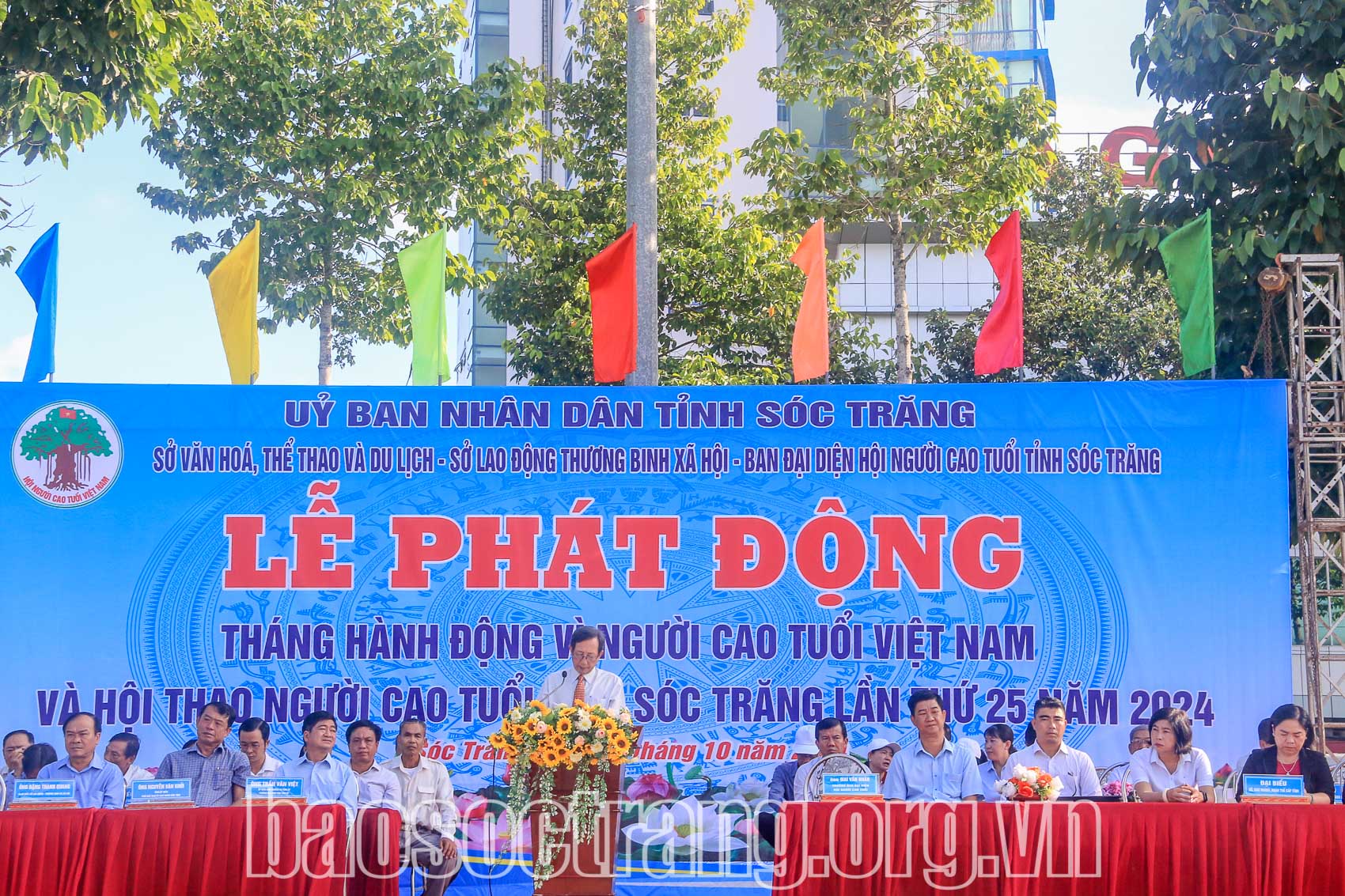 Ông Mai Văn Nhân - Trưởng Ban Đại diện Hội NCT tỉnh Sóc Trăng phát biểu tại Lễ phát động Tháng hành động vì NCT Việt Nam năm 2024.