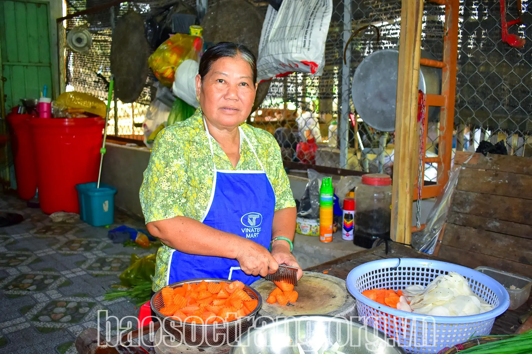 Chị Trần Thị Sầm Nang - Chi hội trưởng Chi hội Phụ nữ ấp Cần Giờ 1, xã Tham Đôn, huyện Mỹ Xuyên (Sóc Trăng). Ảnh: HUỲNH NHƯ