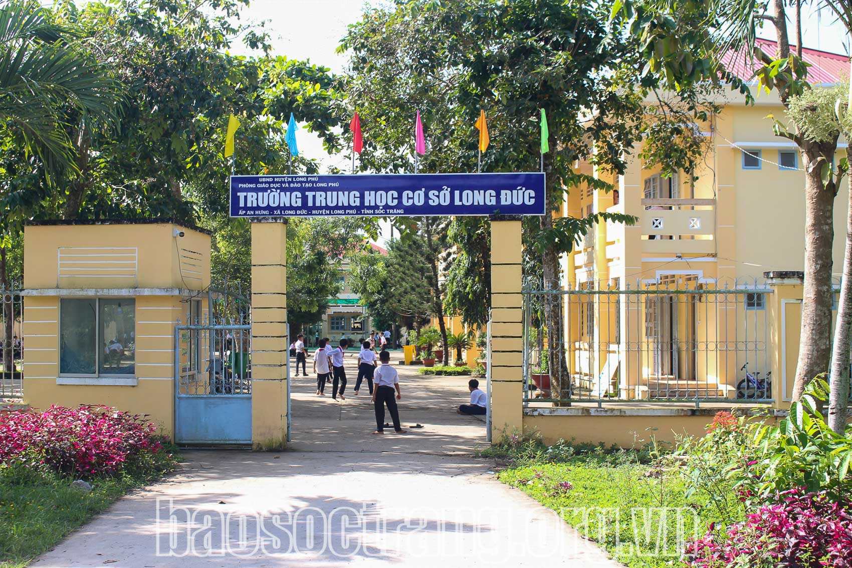 Cơ sở giáo dục trên địa bàn xã Long Đức được đầu tư khang trang, sạch đẹp. Ảnh: KIM NGỌC