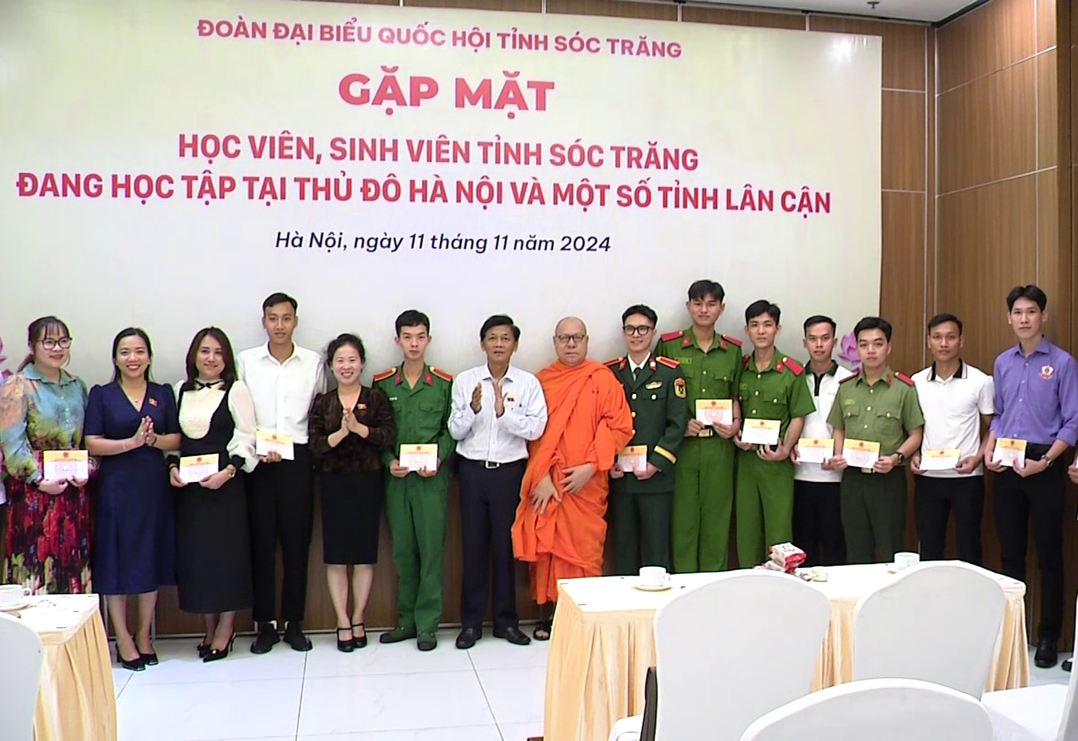 Đoàn đại biểu Quốc hội tỉnh Sóc Trăng gặp mặt học sinh, sinh viên đang học tập tại Hà Nội và một số tỉnh lân cận
