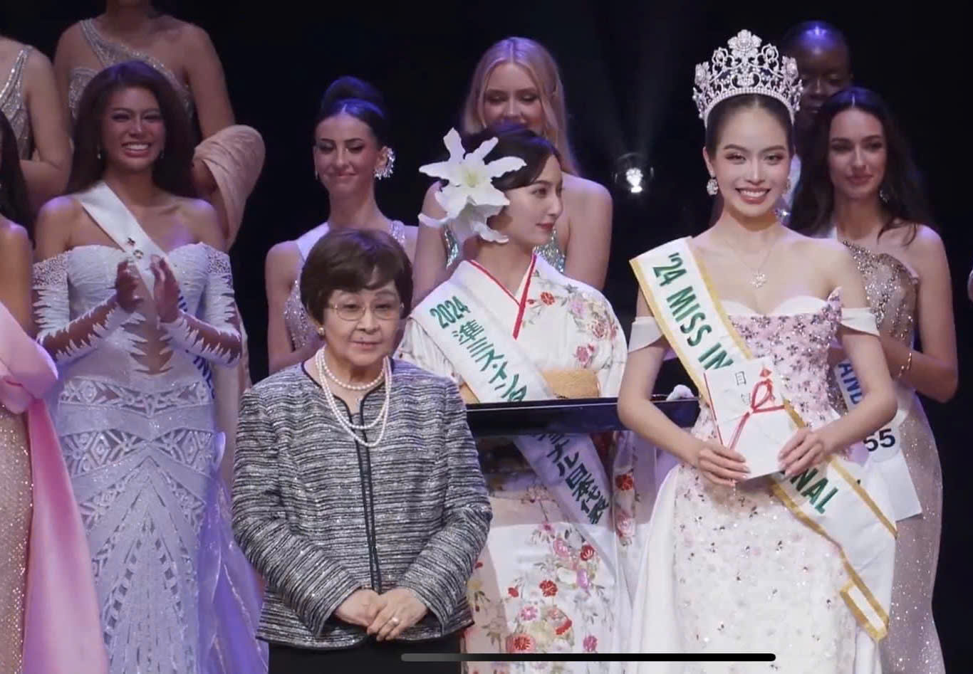 Cô gái Đà Nẵng Huỳnh Thị Thanh Thủy đoạt vương miện Hoa hậu Quốc tế 2024