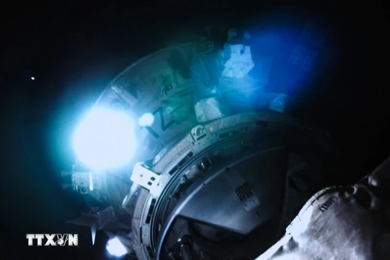 Trung Quốc chính thức đưa 'gạch Mặt Trăng' lên vũ trụ