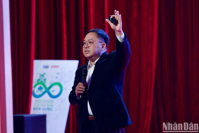 “AI sẽ là cánh tay nối dài, nhưng con người vẫn là yếu tố cốt lõi quyết định”